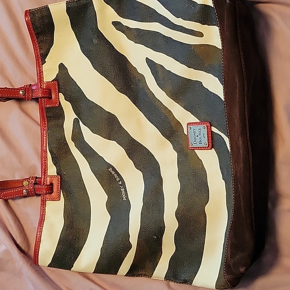 DOONEY & BOURKE - Picture 1 of 3